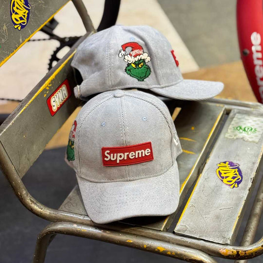 GORRA SUPREME GRINCH™