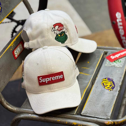 GORRA SUPREME GRINCH™